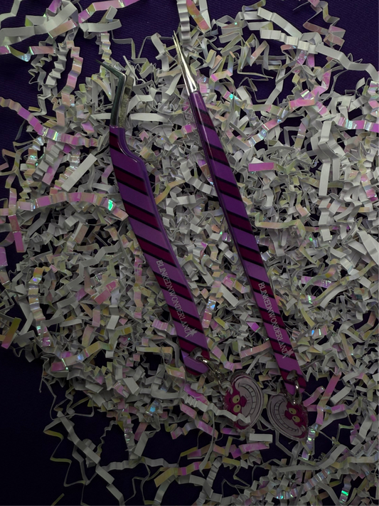 Alice Collection: Cheshire Cat Tweezer pair 🐈‍⬛ (Fanning/Isolation) Fiber Tip With Charms