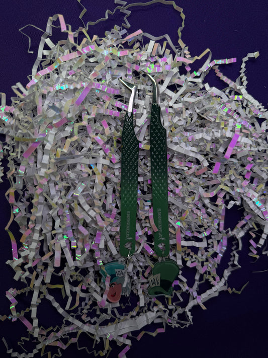 Alice Collection: Mad Hatter Tweezer pair 🎩(Fanning/Isolation) Fiber Tip With Charms